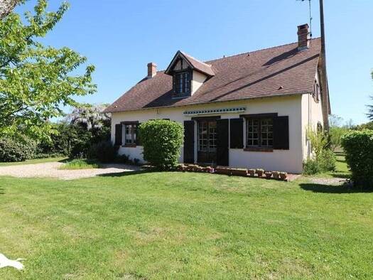 Maison de plain-pied à vendre 169 900 € 5 pièces 4 chambres 130 m² 1 280 m² de terrain Souesmes 41300