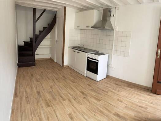 Maison de ville à louer 485 € 2 pièces 1 chambre 30,5 m² 100 m² de terrain Charly-sur-Marne 02310