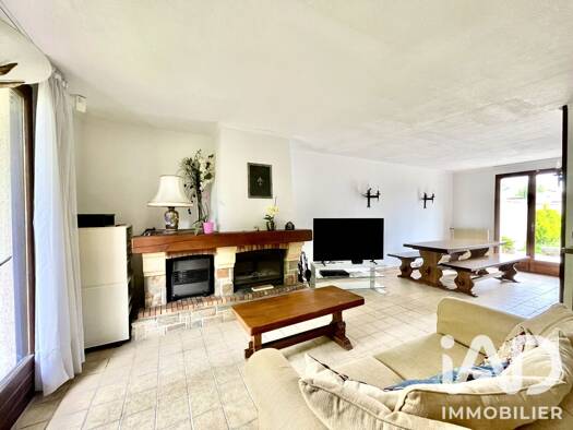 Maison à vendre 390 000 € 8 pièces 6 chambres 163,59 m² 445 m² de terrain Centre-Les Gres Moissy-Cramayel 77550