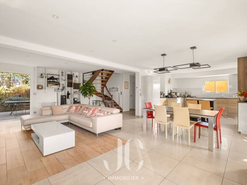 Maison à vendre, 210m², SAINTE FOY LES LYON