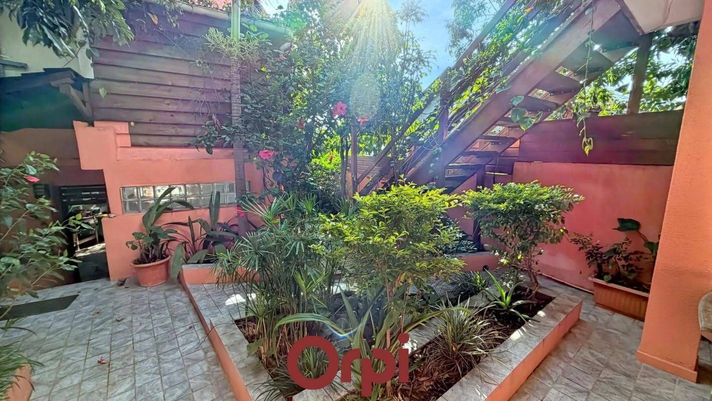 Maison à vendre, 200m², SAINT PIERRE