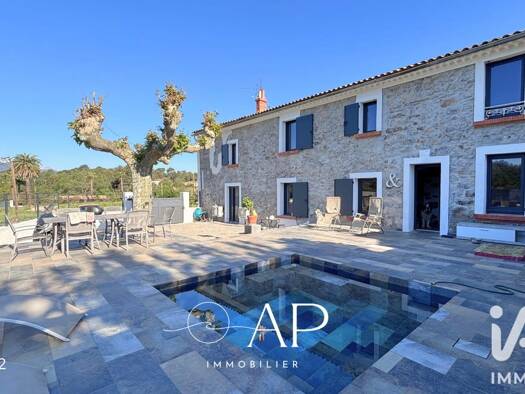 Maison à vendre 1 510 000 € 5 pièces 6 chambres 250 m² 740 m² de terrain Les Terres La Crau 83260