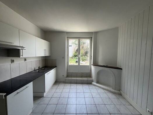 Appartement à louer 502 € 3 pièces 2 chambres 45 m² RDC Castelnau d'Auzan Labarrère 32440