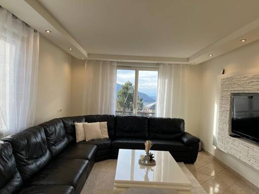 Appartement à vendre 405 000 € 4 pièces 3 chambres 102 m² RDC Nord Vétraz-Monthoux 74100