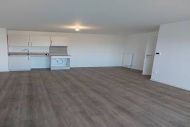 Appartement à louer 810 € 3 pièces 70,7 m² Étage 1/3 Rechèvres-Bas Menus-Boulevard Chartres 28000