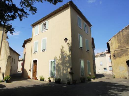 Appartement à louer 639 € 4 pièces 3 chambres 91 m² 2ème étage Lapalud 84840