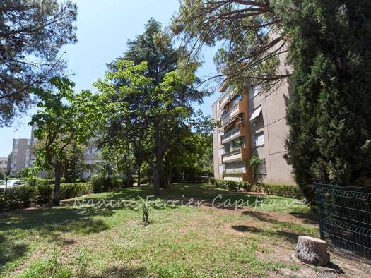 Appartement à vendre 290 000 € 4 pièces 3 chambres 97 m² RDC Pont de l'Arc Aix-en-Provence 13090