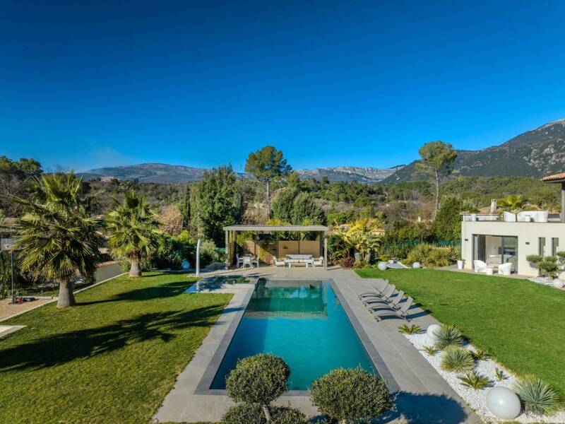 Maison à louer, 276m², ROQUEFORT LES PINS