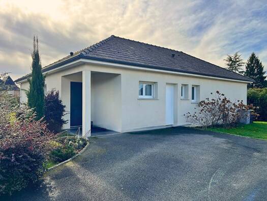 Maison de plain-pied à vendre - Première occupation 296 520 € 4 pièces 3 chambres 100 m² 831 m² de terrain Soumoulou 64420