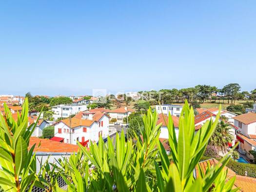 Appartement à vendre 470 000 € 2 pièces 1 chambre 78 m² Étage 3/3 La Rochefoucauld-Aguilera Biarritz 64200
