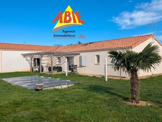 Maison à vendre 312 000 € 7 pièces 4 chambres 132 m² 1 101 m² de terrain Maillezais 85420