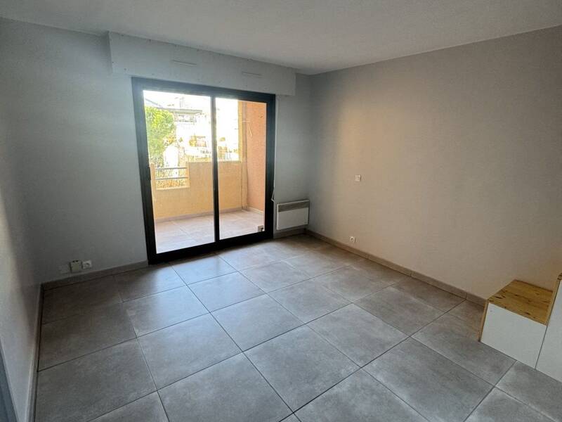 Maison à louer, 27m², MARSEILLE 8E