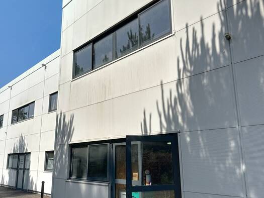 Local d'activités à vendre 210 000 € 96 m² d'espace de stockage Aiguillon-Port La Teste de Buch 33260