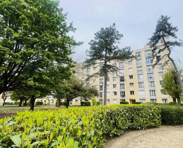Appartement à louer 1 290 € 3 pièces 2 chambres 67,4 m² Dernier étage, Étage 6/6 Les Coteaux Bry-sur-Marne 94360