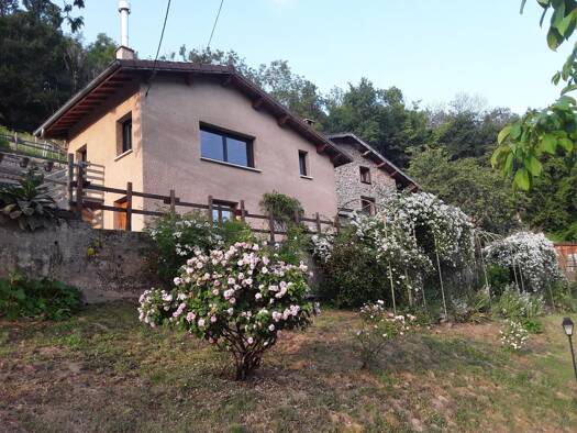 Maison à vendre 320 000 € 4 pièces 2 chambres 140 m² 8 096 m² de terrain Sainte-Colombe-sur-Gand 42540
