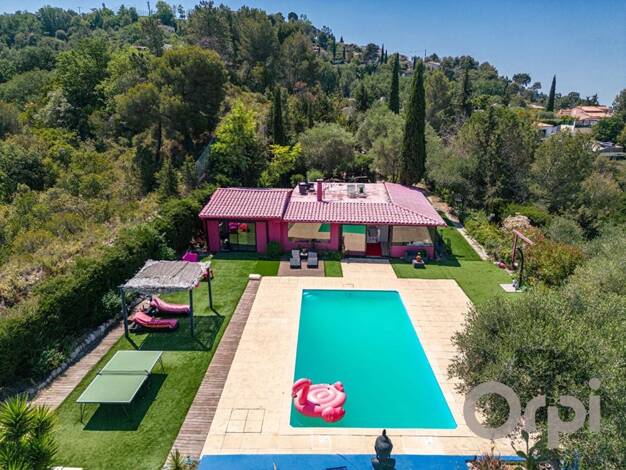 Villa à vendre 790 000 € 6 pièces 3 chambres 128 m² 10 965 m² de terrain Colomars 06670