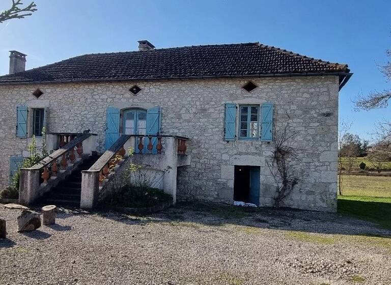 Maison à vendre 240 000 € 4 pièces 2<br/>chambres 119 m²<br/>superficie 3 475 m²<br/>terrain Montcuq 46800