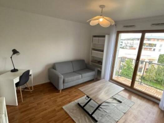 Appartement à louer - logement étudiant 850 € 1 pièce 23 m² 4ème étage Rueil sur Seine-Plaine-Gare Rueil-Malmaison 92500