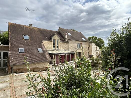 Maison à vendre 346 000 € 8 pièces 4 chambres 265 m² 4 488 m² de terrain Ouilly le Tesson 14190