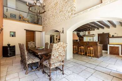Maison à vendre 460 000 € 10 pièces 7 chambres 320 m² 730 m² de terrain Voiteur 39210