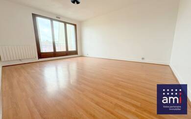 Appartement à louer 1 150 € 3 pièces 2 chambres 66 m² Dernier étage, Étage 3/3 Villeparisis 77270