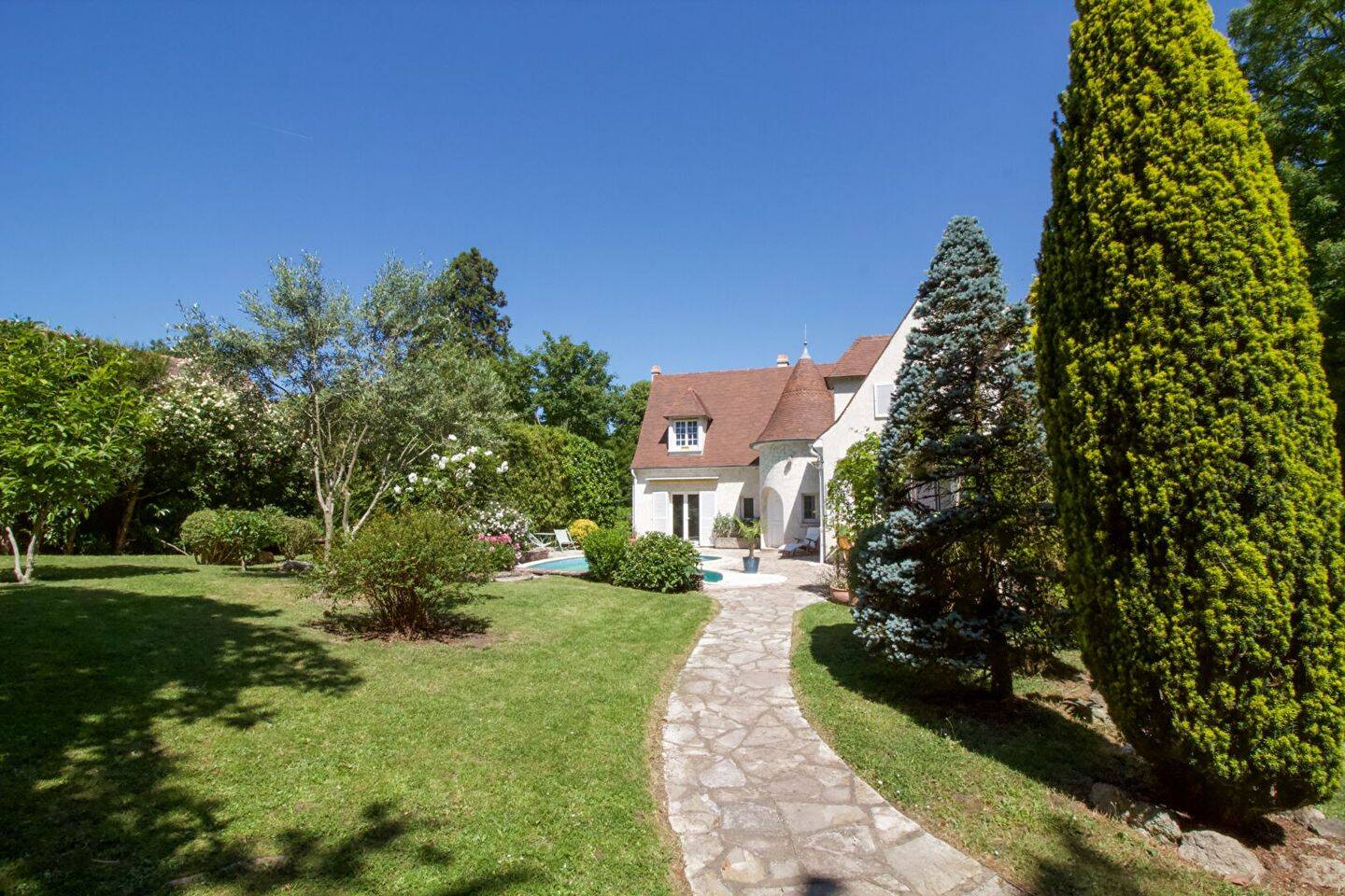 Maison à vendre, 330m², MARNES LA COQUETTE