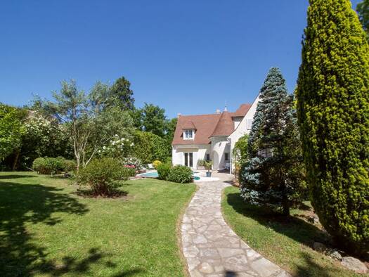 Villa à vendre 2 350 000 € 11 pièces 6 chambres 330 m² 1 390 m² de terrain Marnes la Coquette 92430