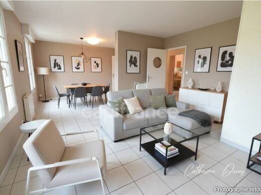 Appartement à vendre 269 000 € 6 pièces 4 chambres 131 m² Étage 1/2 La Fontaine aux Jardins Quetigny 21800