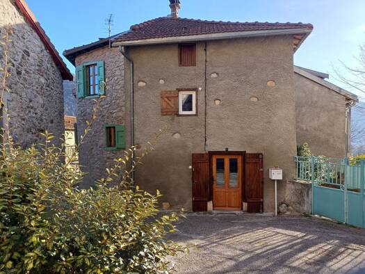 Maison à louer 667 € 4 pièces 2 chambres 67,7 m² 50 m² de terrain Arignac 09400