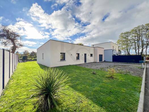 Maison de plain-pied à vendre 256 250 € 5 pièces 3 chambres 98 m² 523 m² de terrain Benardiere-Saint Michel Flers 61100