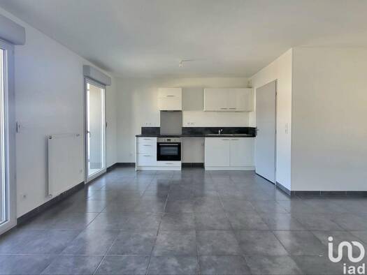 Appartement à louer 947 € 3 pièces 2 chambres 70 m² RDC Bassens 73000