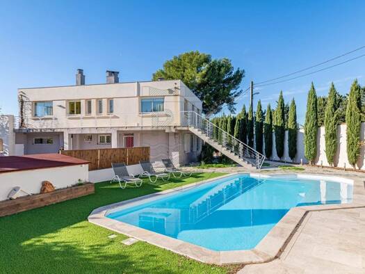 Villa à vendre 645 000 € 4 pièces 3 chambres 121,04 m² 450 m² de terrain Les Trois Lucs Marseille 12ème arrondissement 13012