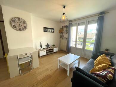 Appartement à louer 1 198 € 3 pièces 2 chambres 51 m² 1er étage Fier Annecy 74000