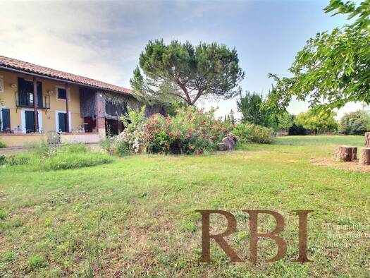 Maison à louer 1 935 € 8 pièces 4 chambres 200 m² 8 000 m² de terrain Montbartier 82700