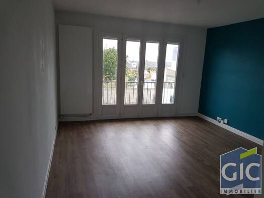 Appartement à louer 744 € 3 pièces 2 chambres 55 m² RDC/2 Beaulieu-Maladrerie-Saint Paul Caen 14000