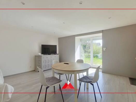 Maison à vendre 235 000 € 4 pièces 2 chambres 104 m² 778 m² de terrain Bouverans 25560