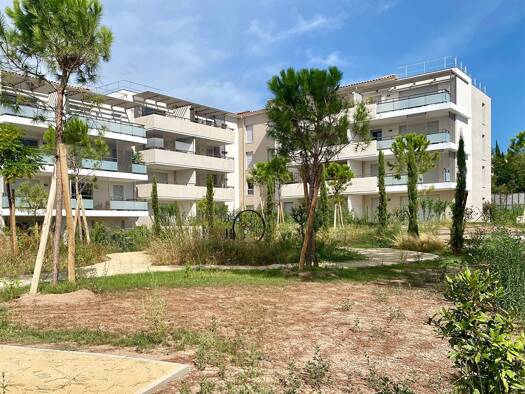 Parking à louer 65 € 6 m² Arènes Saint-Raphaël 83700