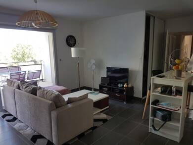 Appartement à louer 845 € 3 pièces 2 chambres 64 m² Étage 3/4 Castanet Tolosan 31320