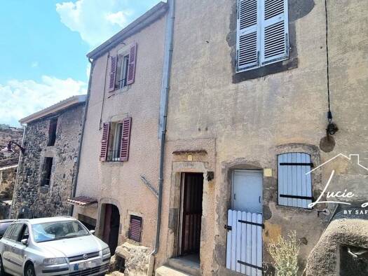 Maison à vendre 46 900 € 3 pièces 2 chambres 59 m² 2 024 m² de terrain Champeix 63320