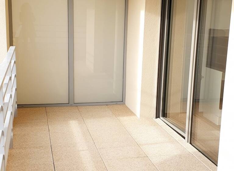 Appartement à louer 815 € 3 pièces 2<br/>chambres 56 m²<br/>superficie 1/4<br/>étage Saint Symphorien Tours 37100