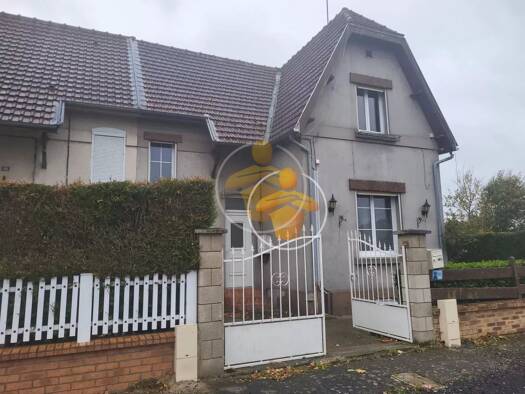 Maison à vendre 93 500 € 5 pièces 3 chambres 85 m² 901 m² de terrain Beautor 02800