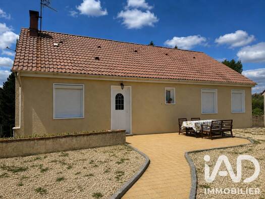 Maison de plain-pied à vendre 259 000 € 6 pièces 4 chambres 100 m² 1 475 m² de terrain Sainte-Geneviève 60730