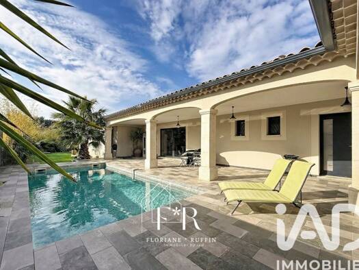 Maison de plain-pied à vendre 499 000 € 5 pièces 4 chambres 155 m² 900 m² de terrain Exterieur Bédarrides 84370