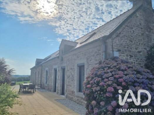 Maison à vendre 249 500 € 6 pièces 3 chambres 169 m² 2 837 m² de terrain Ploërdut 56160