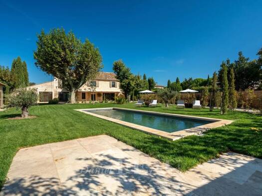 Maison à vendre 3 400 000 € 7 pièces 6 chambres 300 m² 1 885 m² de terrain Paradou 13520