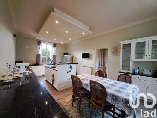 Demeure à vendre 298 000 € 5 pièces 3 chambres 194 m² 16 813 m² de terrain Hommes 37340