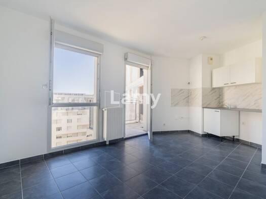 Appartement à vendre 61 000 € 1 pièce 22,1 m² 8ème étage Saint Mauront Marseille 3ème arrondissement 13003