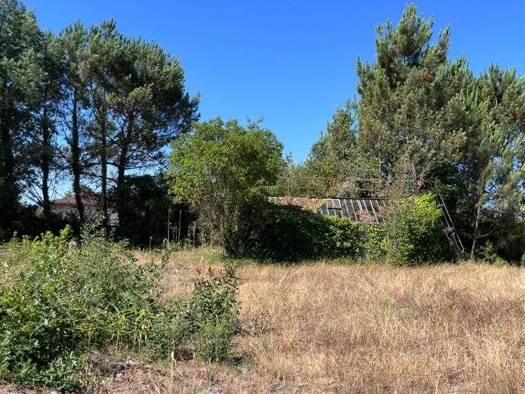 Terrain constructible viabilisé à vendre 174 400 € 1 258 m² de terrain Linxe 40260