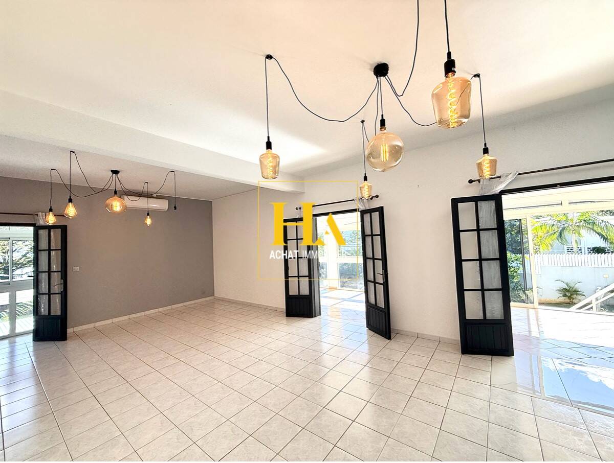 Maison à vendre, 303m², LE TAMPON
