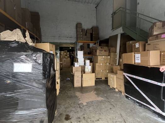 Local d'activités à vendre 845 250 € 407 m² d'espace de stockage Ivry Port Centre Ivry-sur-Seine 94200